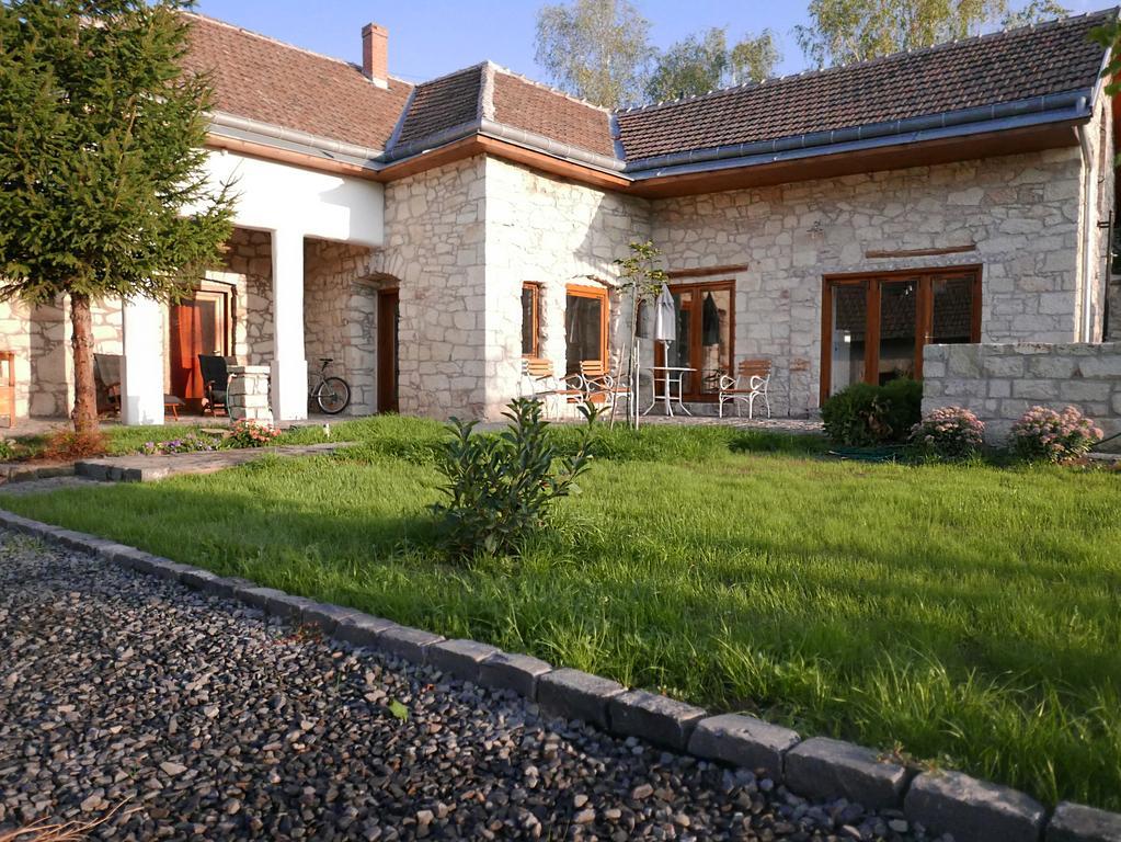 Uragya Vendeghaz Hotel Mád Exterior foto